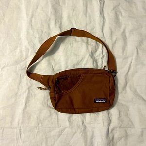 Patagonia tan sling in canvas
